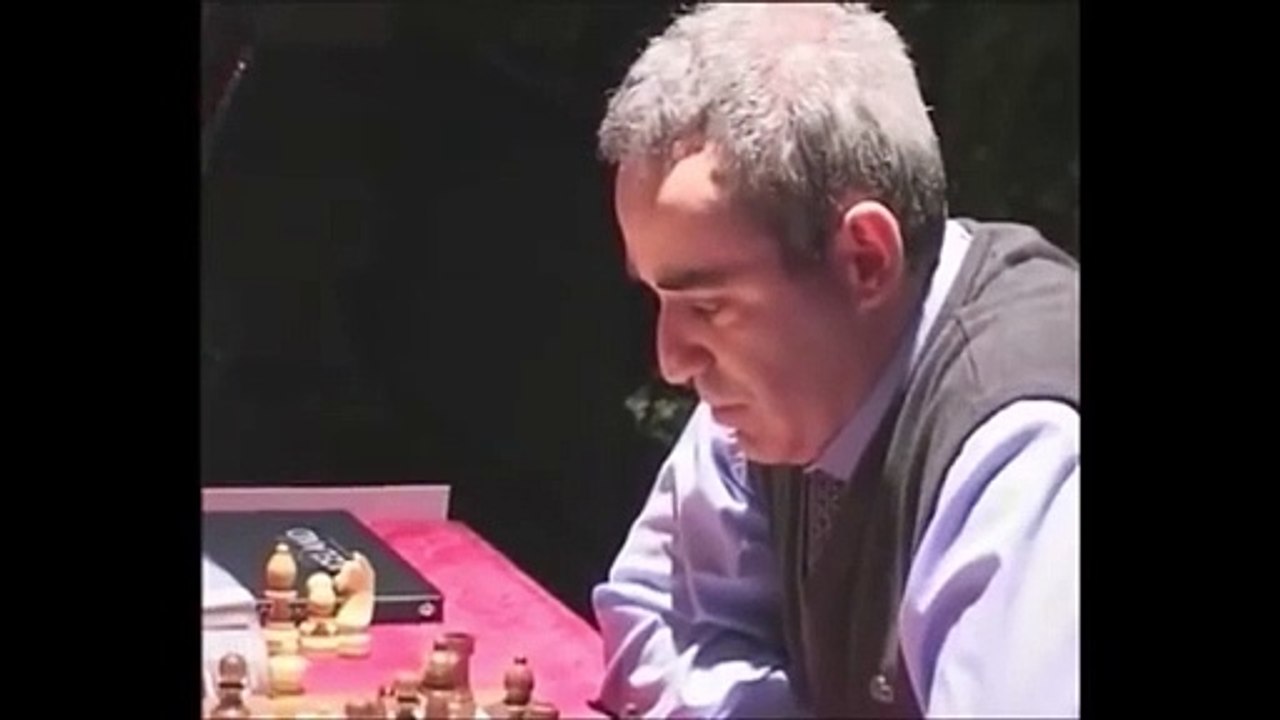 13 year old kid gets bored while playing chess against world number one Garry Kasparov