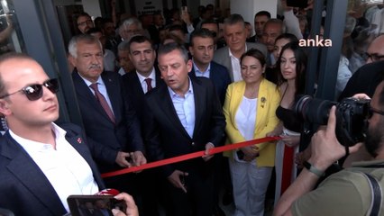 Download Video: Özgür Özel, Adana’da... Özel: “CHP il binaları herkesin baba evidir. Hangi partiden olursa olsun başı sıkışanın, dara düşenin koşup geleceği yerlerdir