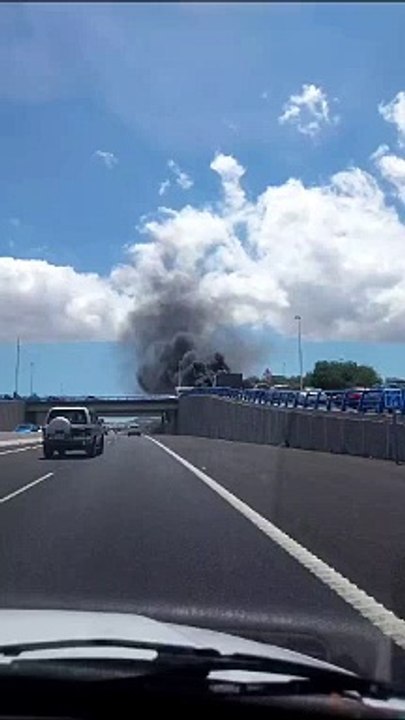 Alarma por una densa columna de humo visible desde la TF-1