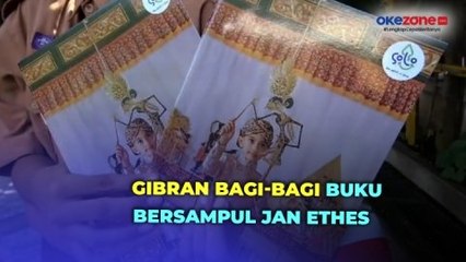 Gibran Bagi-Bagi Buku Bersampul Jan Ethes ke Siswa SD di Surabaya