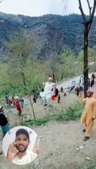 Ask the children to keep an eye on their parents  ♂️