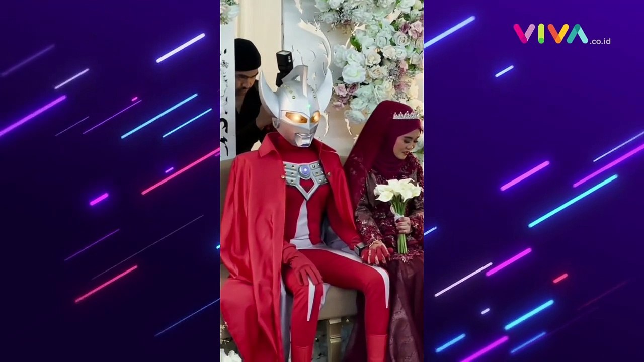 Nyentrik! Begini Kostum Pernikahan Seorang Cosplayer