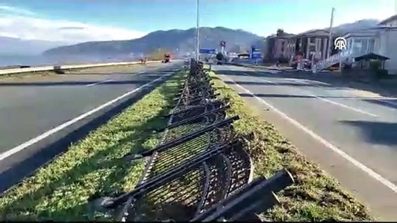 Sürücüler dikkat! Sahil Yolu Çayeli-Trabzon istikameti ulaşıma açıldı