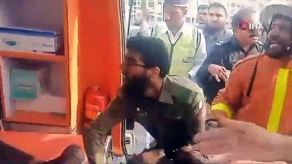 Karaçi'de alışveriş merkezi yangını: 11 ölü