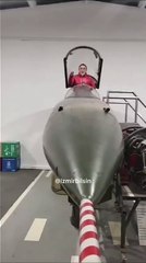 Fıs Fıs İsmail model uçağa binere Netanyahu'ya meydan okudu