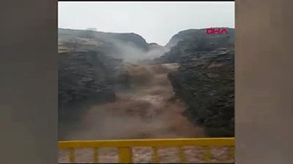 Elazığ'da sağanak; Sori Şelalesi taştı