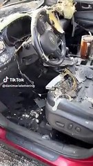 İçi kül olan araçtaki termosun içindeki buzlar erimedi, sosyal medyada gündem oldu