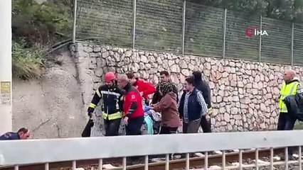 Yüksek Hızlı Tren yürüyen vatandaşa çarptı