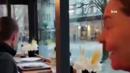 Alman polisi bıçaklı saldırgana kurşun yağdırdı: 2 yaralı