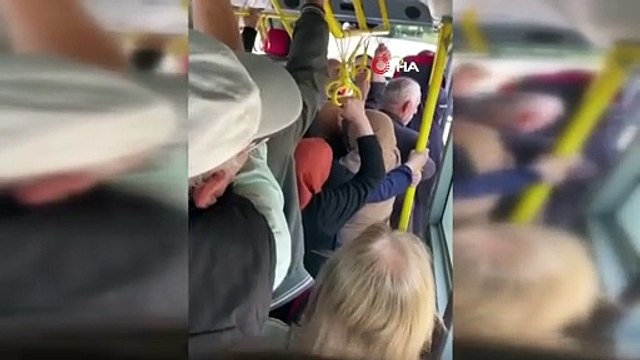 Tıklım tıklım dolu otobüste yolcuya kızıp hareket etmedi