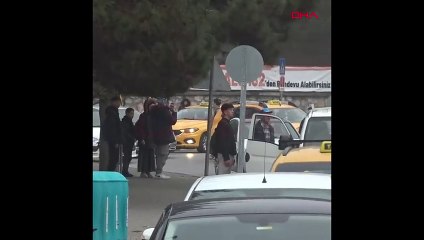Saat 9'u 5 geçe herkes saygı duruşundayken bu durum bir kadının umrunda olmadı