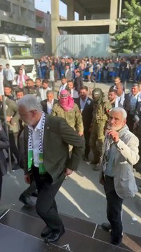 HÜDA PAR mitingindeki Hamas üniformalı kişiler gündem oldu. Ümit Özdağ savcıları göreve çağırdı