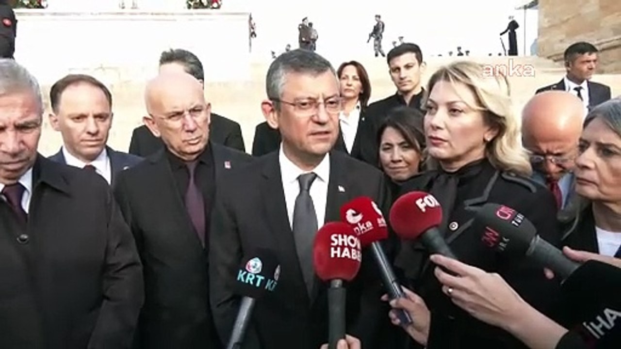 Erdoğan'la Özgür Özel arasında Anıtkabir'de tokalaşma