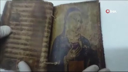 Jandarmadan tarihi eser operasyonu: Bin yıllık 3 adet İncil ele geçirildi