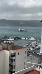 Feribotta ölüm kalım anları. Vatandaşlar evlerinin balkonundan çekti