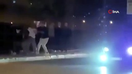 Bursa’da ‘yan bakma’ kavgası, caddeyi ringe çevirdiler