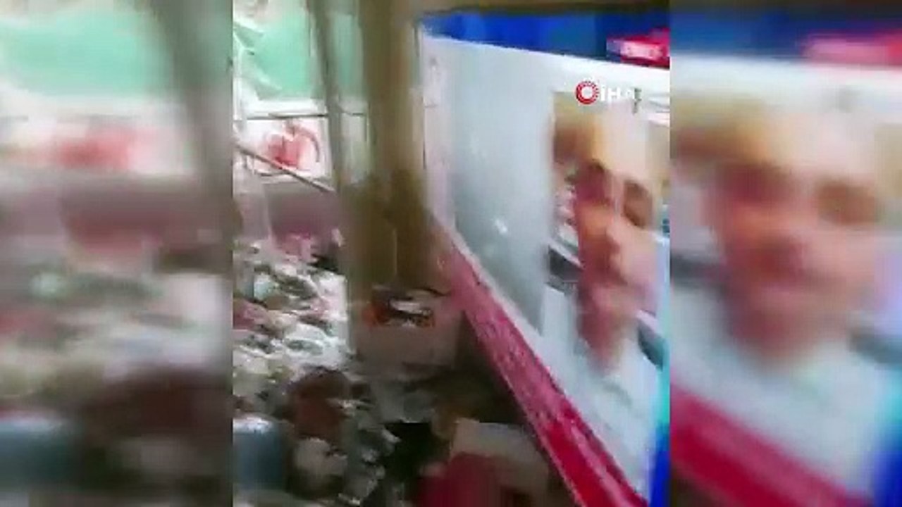 Silivri’de bir evden 4 kamyon çöp çıktı