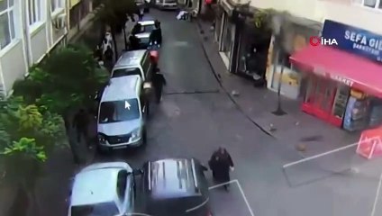 Beyoğlu'nda çatışma, yaralandı, yerlerde süründü, ateş etmeye devam etti