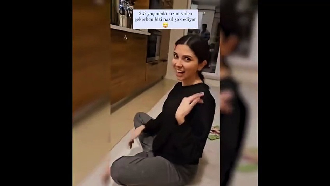 2,5 yaşındaki küçük kız Andımız'ı ezbere okudu annesine de okuttu