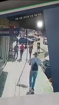 Veículo atropela gestante e bebê que estavam em cima da calçada em Dois Vizinhos