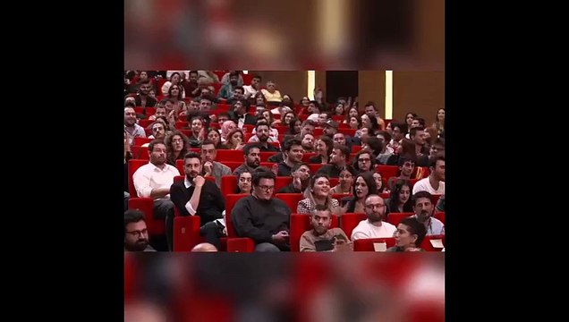 Norm Ender'den 100. yıl marşı: Parla hilal ve yıldızım, parla beyaz ve kırmızım, Türk'ün yolu Cumhuriyet, parla 100 yaşındasın