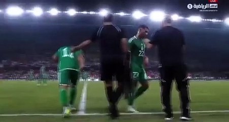 Yıldız futbolcu oyundan çıkarken yaptığı harekete pişman oldu! Hocası yakasına yapıştı