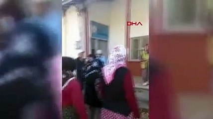 Köylü kadınlar çocukken ezberledikleri şiirlerle Cumhuriyeti kutladı