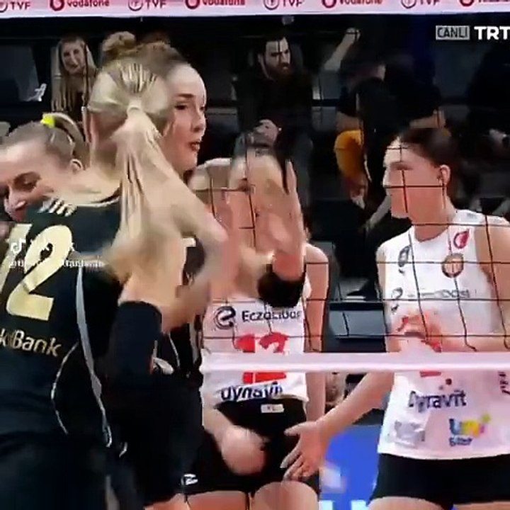 Zehra Güneş ile Gabi'nin olay pozu. Melissa Vargas da dayanamadı