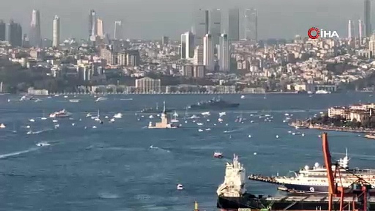 Cumhuriyetin 100. Yılında. Türk donanmasından İstanbul Boğaz’ında 100 gemiyle gövde gösterisi