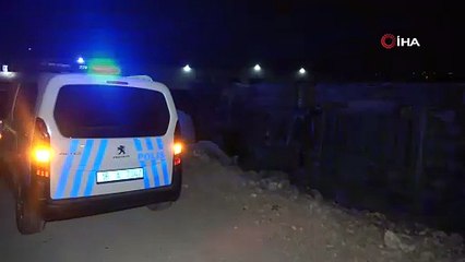 Tır tarlaya uçtu, sürücü tırı bırakıp kaçtı