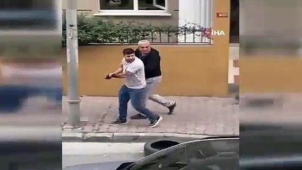 Kiracı emlakçıya satırla saldırdı