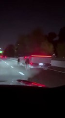 Elon Musk, Tesla Cybertruck'a bir şarjör boşalttı