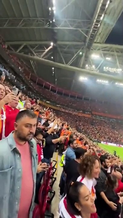 iPhone 15 Pro Max ile 5x optik yakınlaştırma...