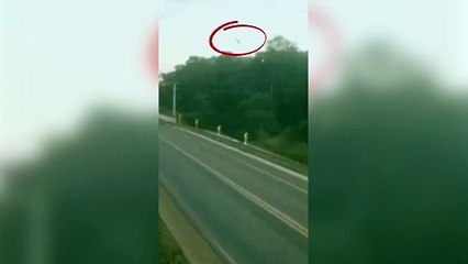 Vídeo mostra momento da queda de avião que era pilotado por paranaense
