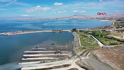 Van Gölü’nde temizlik! Tam 1 milyon 365 bin metreküp çıktı...
