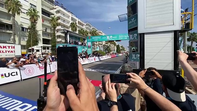 Cumhurbaşkanlığı Bisiklet Turu'nda ilk etap Jasper Philipsen'in!