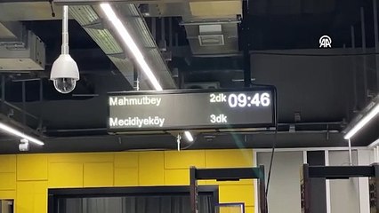İstanbullunun ulaşım çilesi! Metro arızalandı seferler aksadı