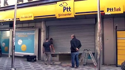 PTT şubesine vatandaşlar sürünerek girip çıktı