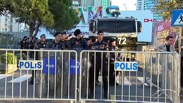 HÜDA Par’lılar HAMAS'a destek için kefen giydiler. İsrail Başkonsolosluğu önünde protesto yaptılar