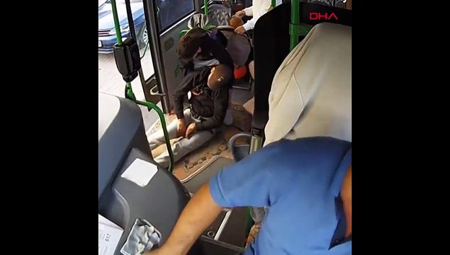 Otobüs şoförü bayılan yolcuyu hastaneye yetiştirdi