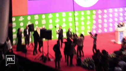 Yeşil Sol Parti Kongresi'nde 2 gözaltı. Bebek katilinin paçavrasını açmışlardı