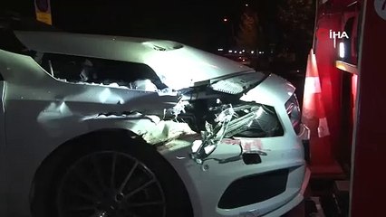 Elektrikli motosiklete çarpan araç darmadağın oldu