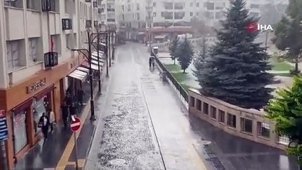 Sivas'ta sağanak yağış hayatı olumsuz etkiledi