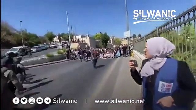 Mescild-İ Aksa’da namaz kılmak isteyenlere İsrail polisinden gaz bombalı müdahale