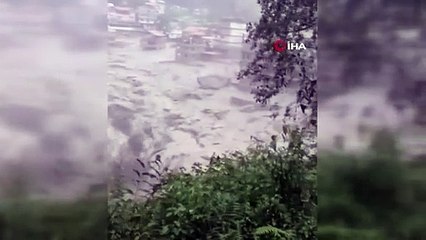 Hindistan’da sel felaketi: 10 ölü, 22 yaralı