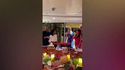 Burcu Güneş milyon dolarlık teknede konser verdi