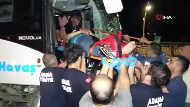 Havaalanına yolcu götüren midibüs kaza yaptı