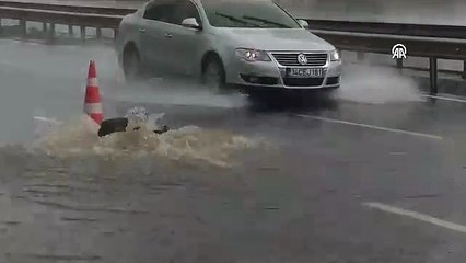 İstanbul'un Anadolu Yakası'nda sağanak etkisini gösteriyor