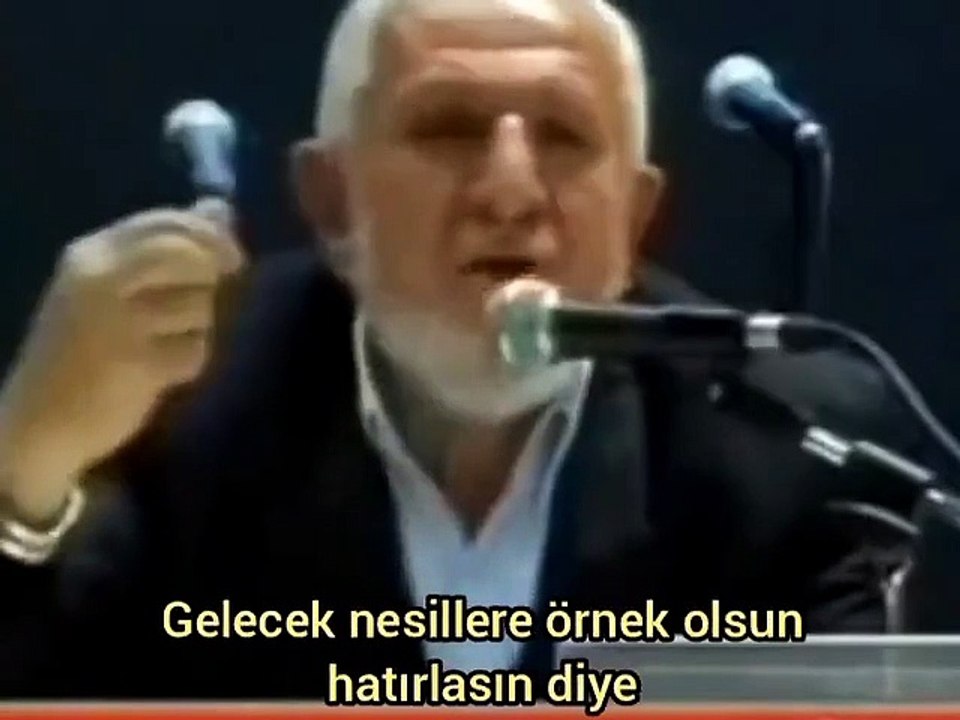 İslamcılarda Atatürk kavgası başladı. Bir taraf övdü bir taraf övgüyü eleştirdi