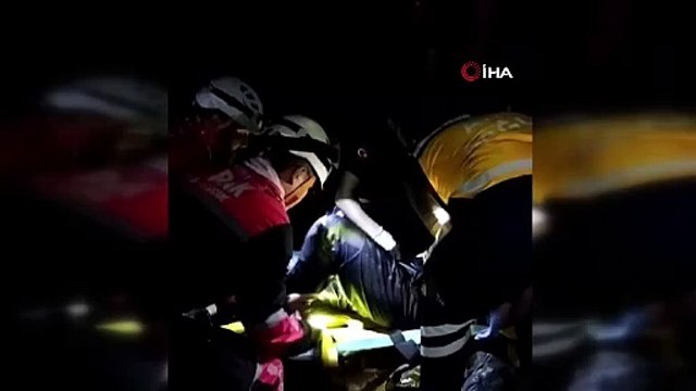 Helikopter kazasında bir kişinin kurtarılma görüntüleri ortaya çıktı